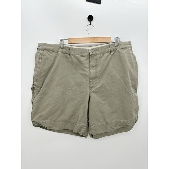 Columbia Khaki Green Cotton Shorts Button Snap 8" Inseam Outdoors Mens Size 44 - Picture 1 of 7